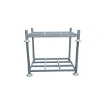 Stapelbare magazijnstellingen 1370x1000x310 mm hartafmeting | 1545x1180x310 mm buitenafmeting | 1300×930 mm binnenafmeting | Laadvermogen 2.000 kg. Creëer tijdelijke palletlocaties met onze sterke stapelrekken.