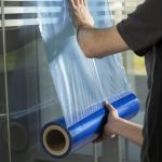Stapelbare magazijnstellingen 1370x1000x310 mm hartafmeting | 1545x1180x310 mm buitenafmeting | 1300×930 mm binnenafmeting | Laadvermogen 2.000 kg. Creëer tijdelijke palletlocaties met onze sterke stapelrekken.