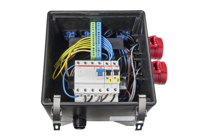 Kleine rubberen verdeelkast "GÖTTINGEN", 2x CEE 16A 400V, 4x contactdoos 230V, met aardlekschakelaar 40A, 0,03A - 077.024.0021 - JSK Handelsonderneming