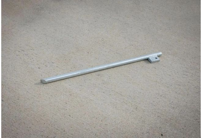 Grondpin zwaar model voor bouwhekschoren, gelast L=500xØ16mm [CLONE]