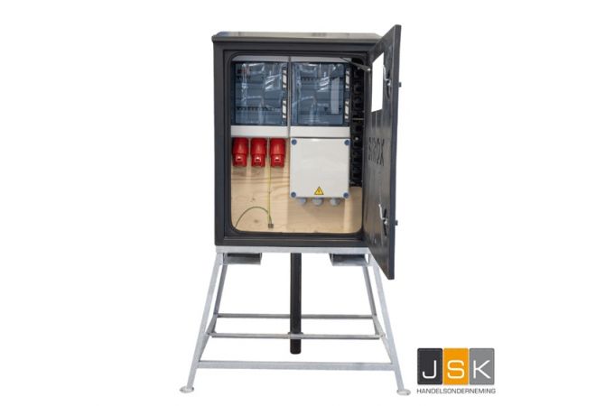 Bouwmeterkast 80 Ampère, 3x CEE contactdoos 32A 5-polig 400V, 6x Schuko 230V (2x verdeelslof 3-voudig zwart), standaard heftruck slede, KANTO 2.0