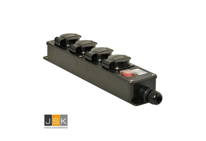 VD16 verdeelblok 4-voudig zwart, zonder snoer met 4 inbouw contactdozen 16A, 250V~ type 16 | Slagvast polyamide | M20 - 1446.56263